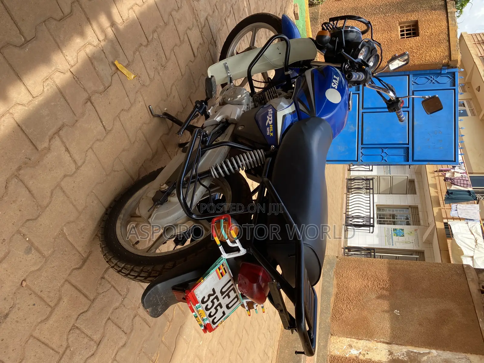 TVS HLX 125 2022 Blue