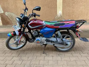 TVS HLX 125 2022 Red