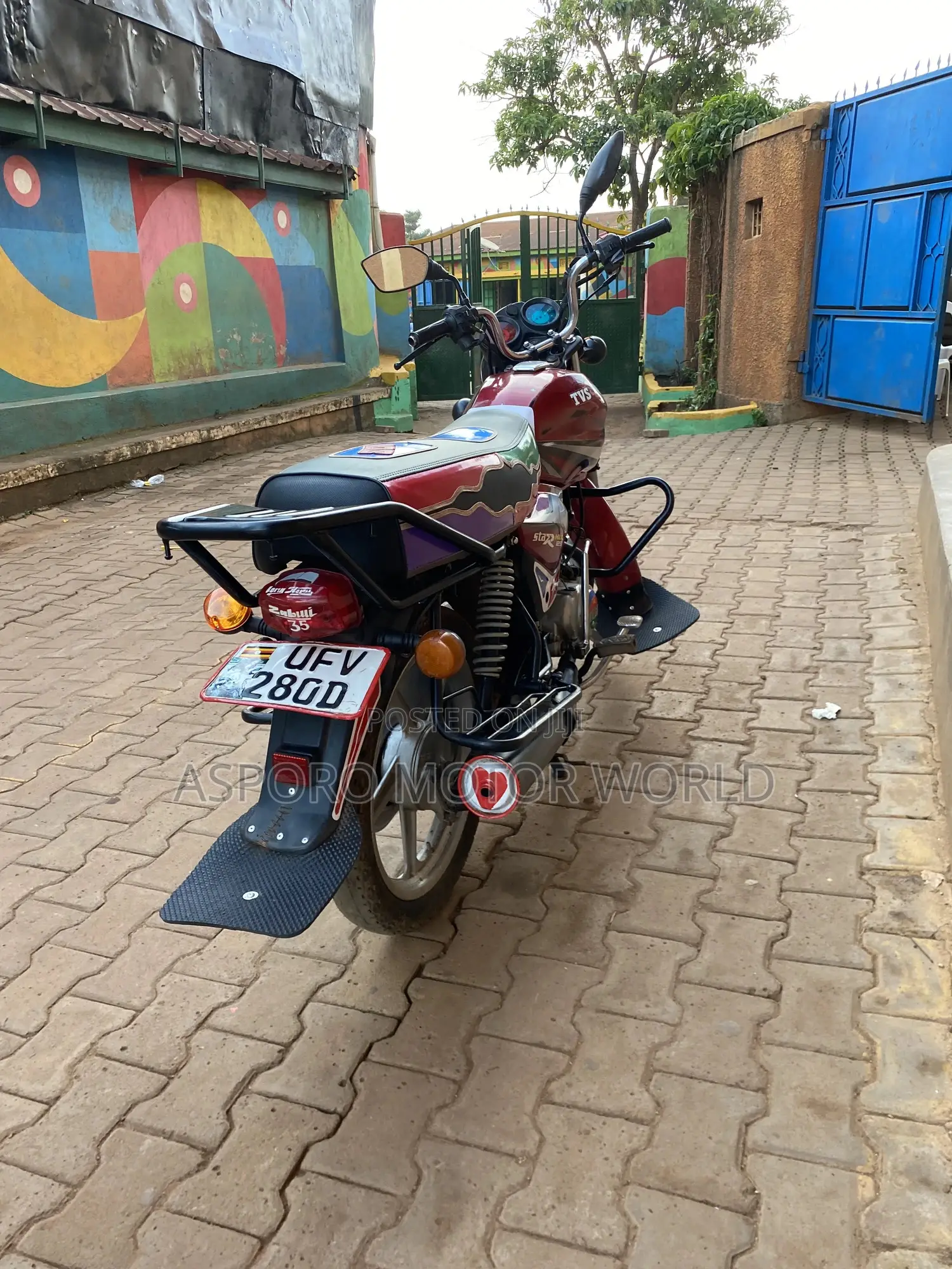 TVS HLX 125 2022 Red