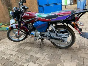 TVS HLX 125 2022 Red