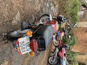 Bajaj Boxer 100 2021 Red