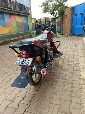 TVS HLX 125 2022 Red