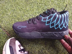 Black Shoe for Basketball 