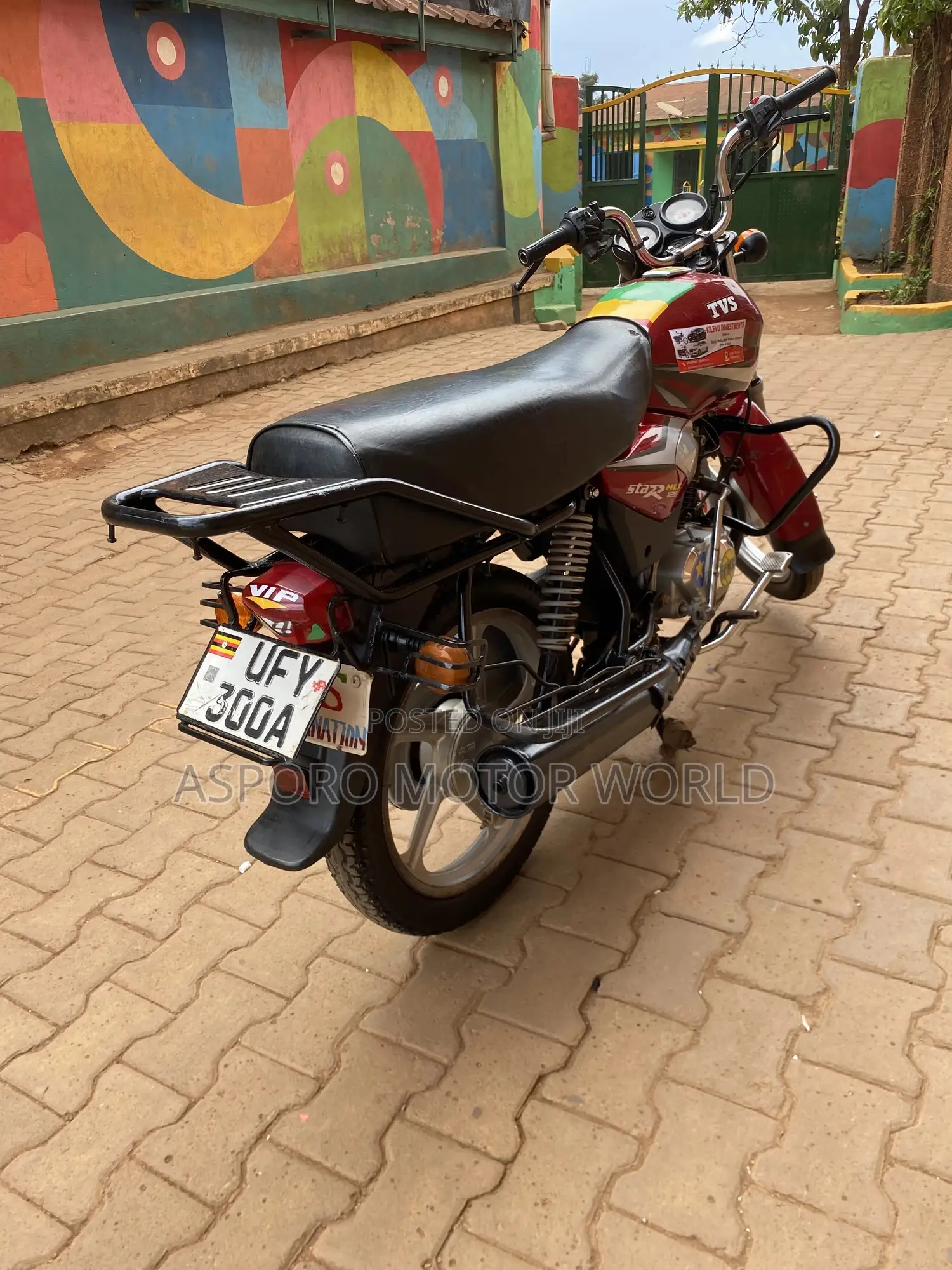 TVS HLX 125 2023 Red