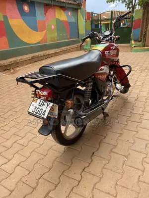 TVS HLX 125 2023 Red