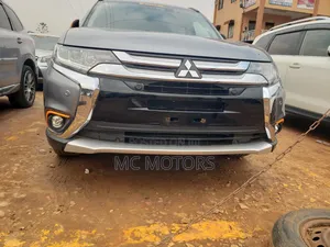 Mitsubishi Outlander 2.0 PHEV AWD 2016 Gray