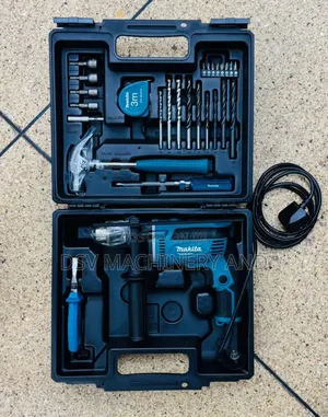 13mm Makita Drill With 20 Accessories