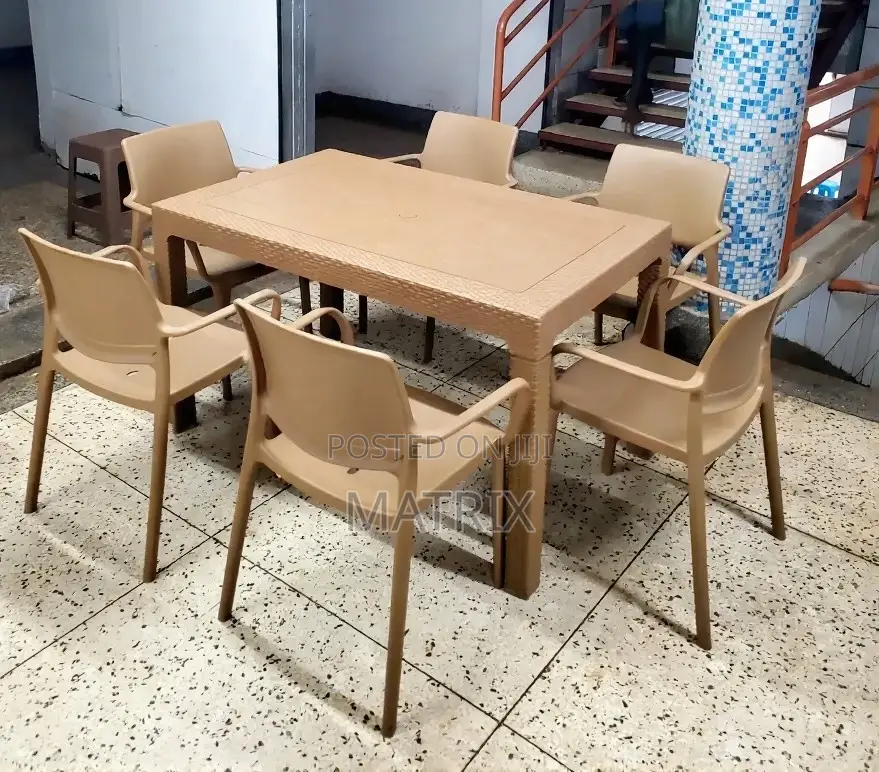 Plastic Table and Chairs Set for Restaurant/ Dining/ Cottages