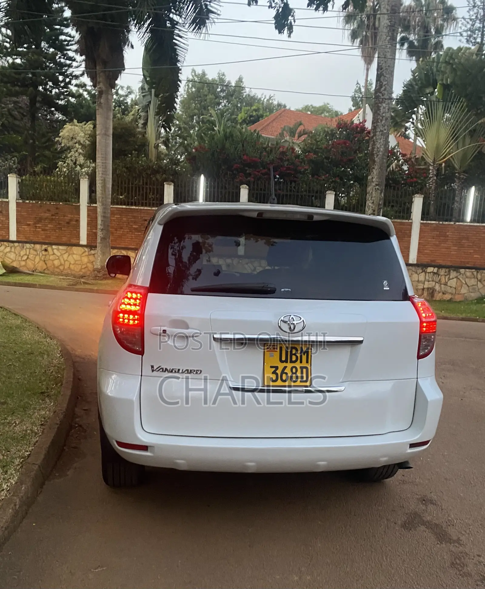 Toyota Vanguard 2009 White