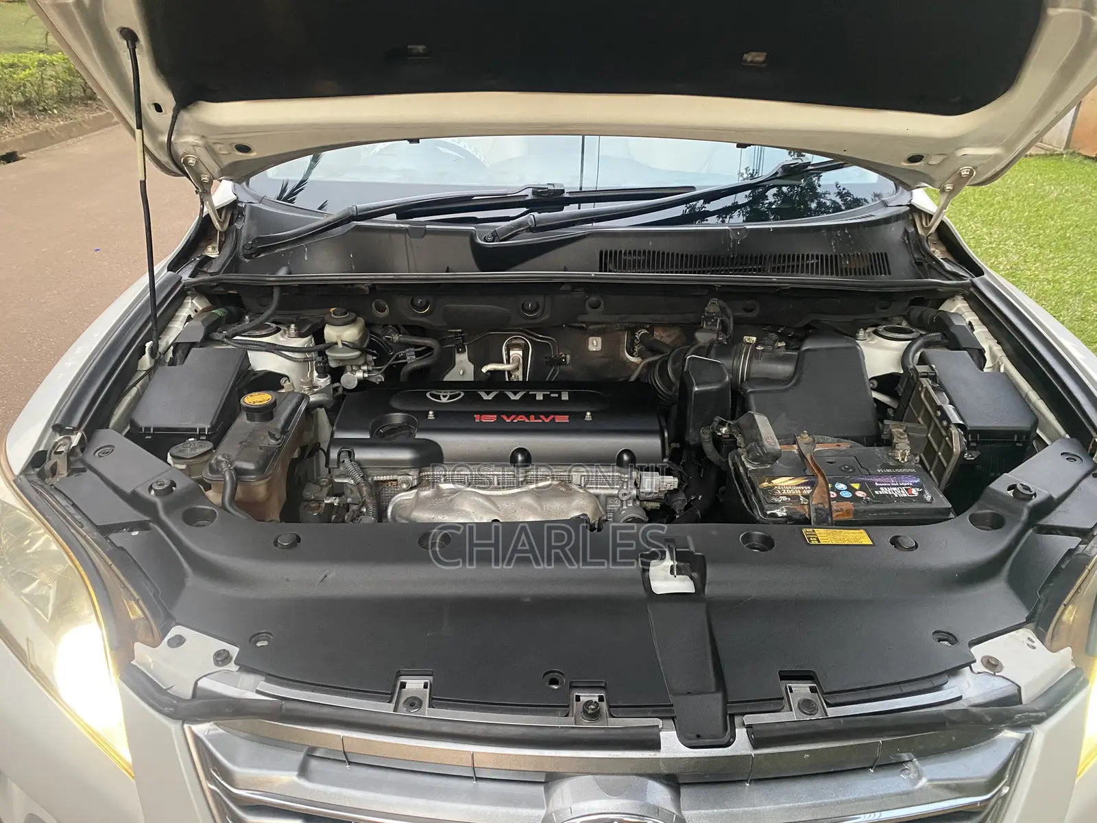 Toyota Vanguard 2009 White