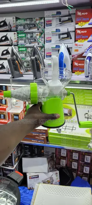 Manual Juicer or Manual Blender