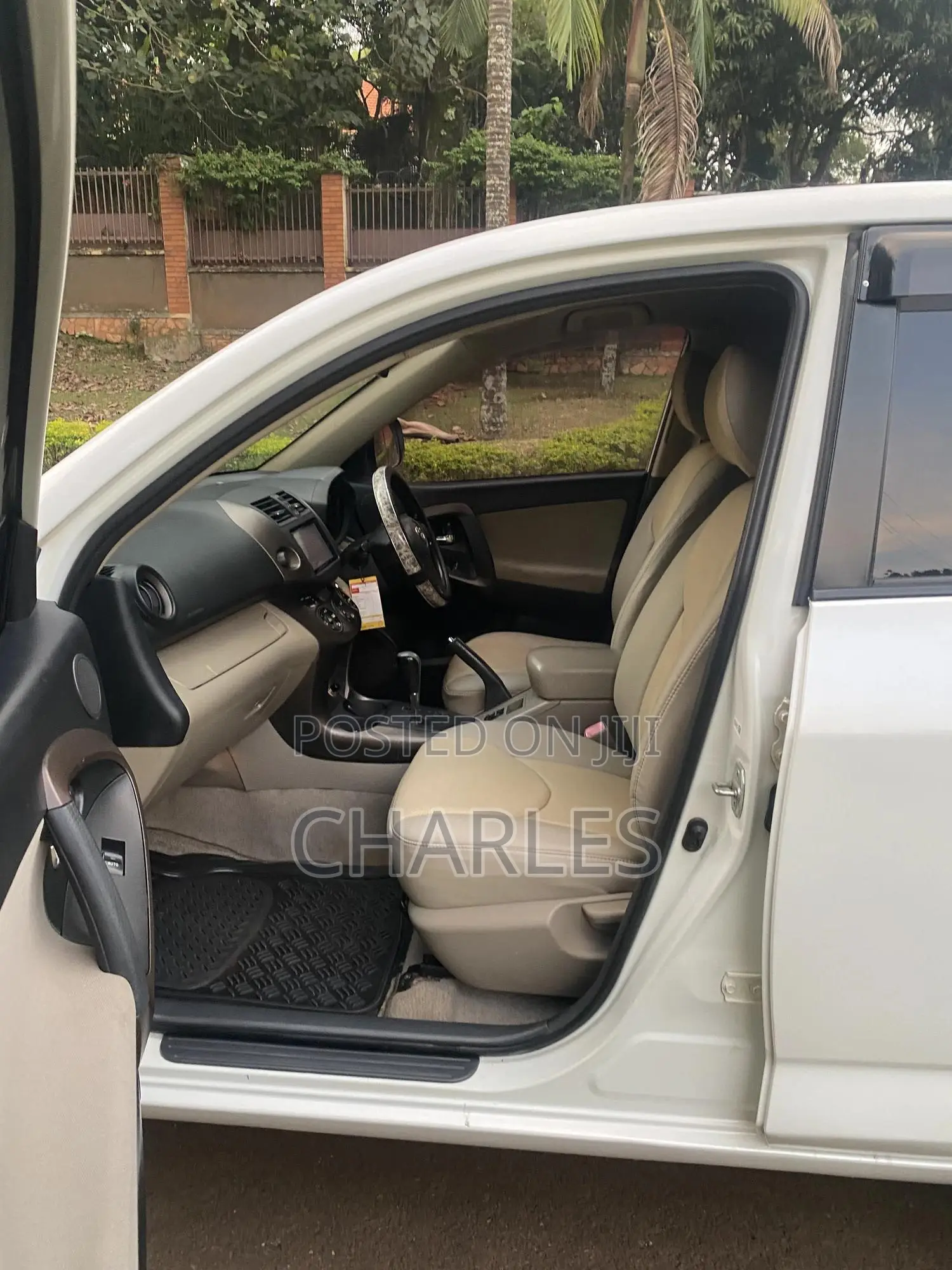 Toyota Vanguard 2009 White