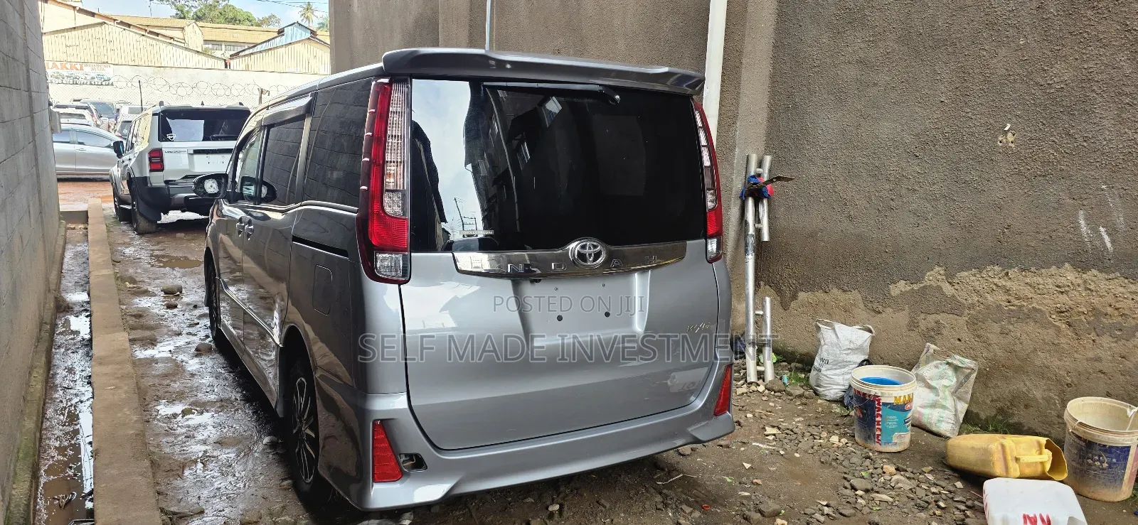 Toyota Noah 2017 Gray