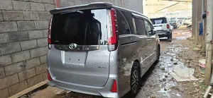 Toyota Noah 2017 Gray