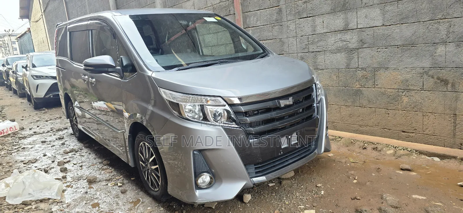 Toyota Noah 2017 Gray