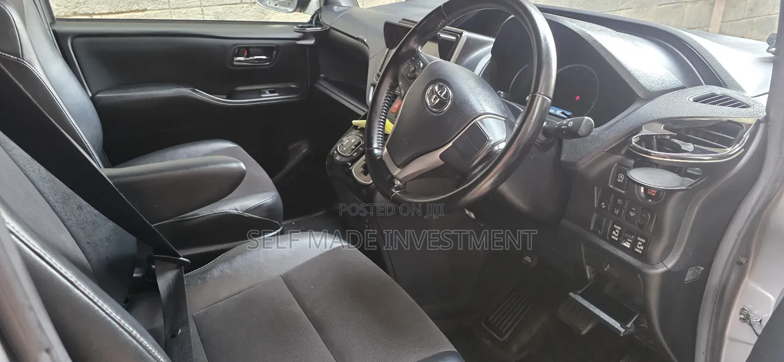 Toyota Noah 2017 Gray