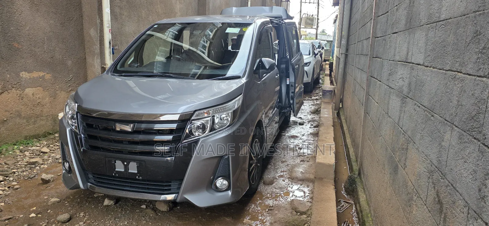 Toyota Noah 2017 Gray