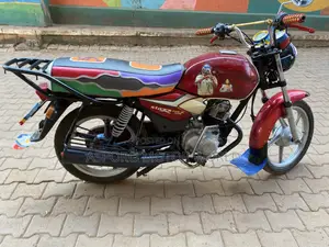 TVS HLX 125 2021 Red