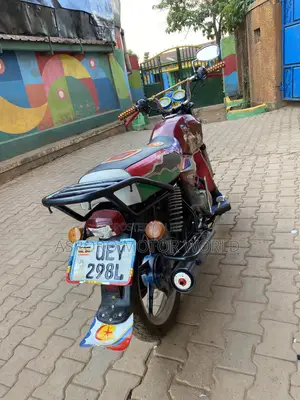 TVS HLX 125 2021 Red