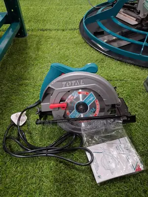 Circular Saw 1200w (Total).