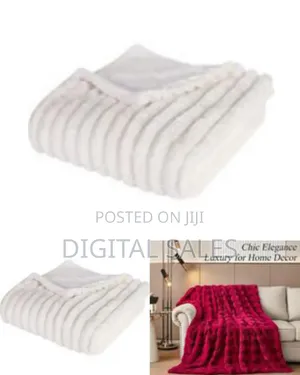 Luxurious Ribbed Faux Fur Throw Blanket
