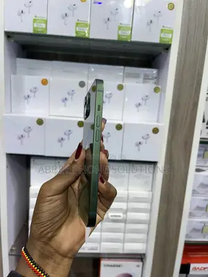Apple iPhone 13 128 GB Green