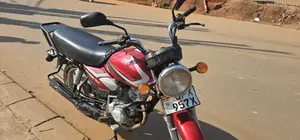 TVS HLX 125 2023 Red