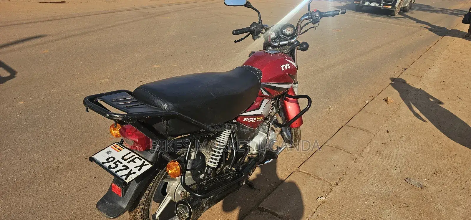 TVS HLX 125 2023 Red