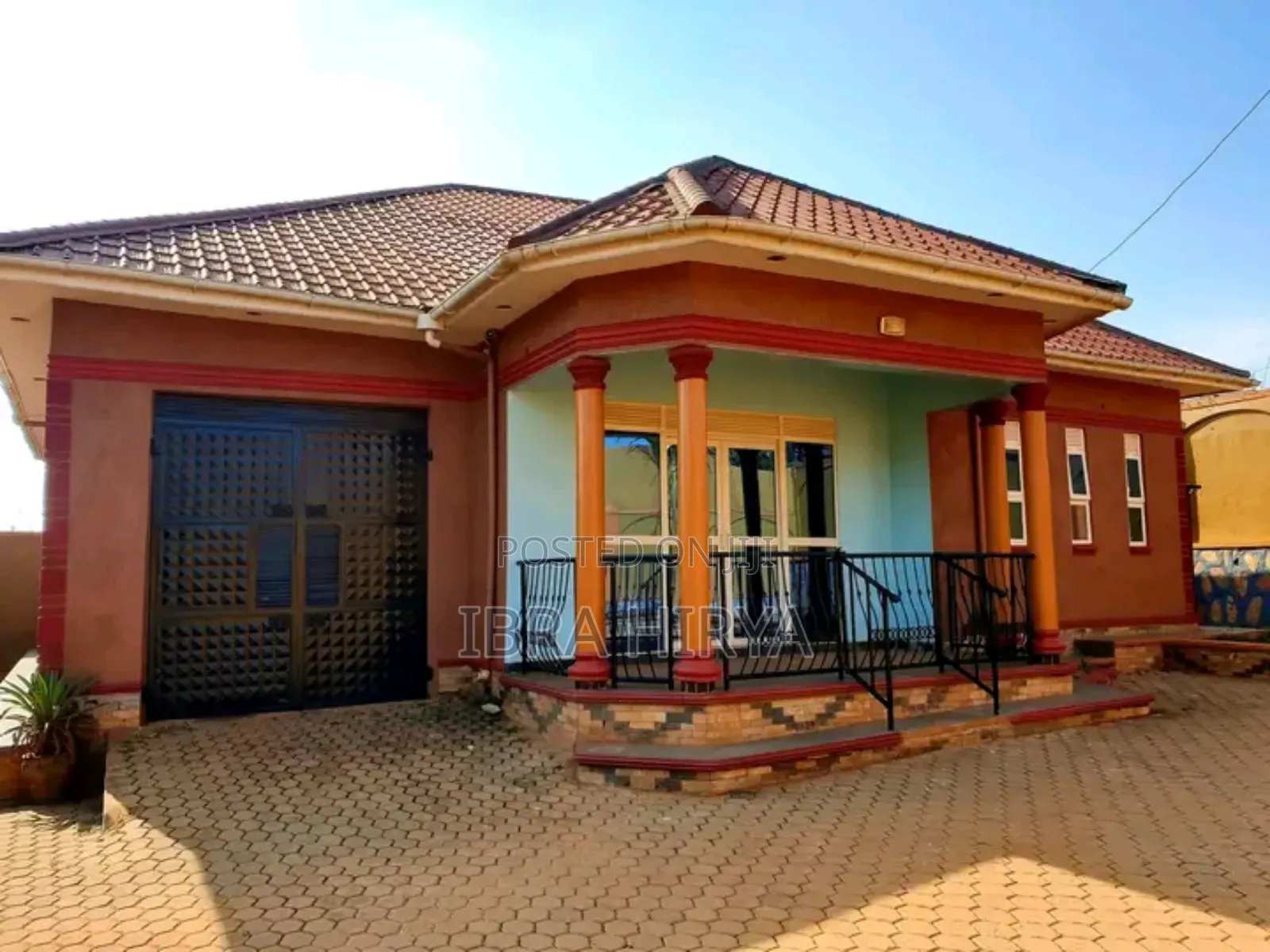 3bdrm Bungalow in Central Division for rent
