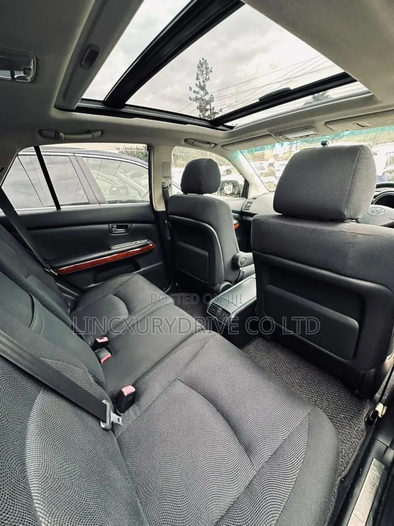 Toyota Harrier Available for Hire