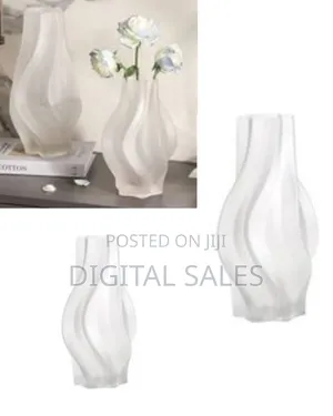 Elegant Twisted Glass Vase