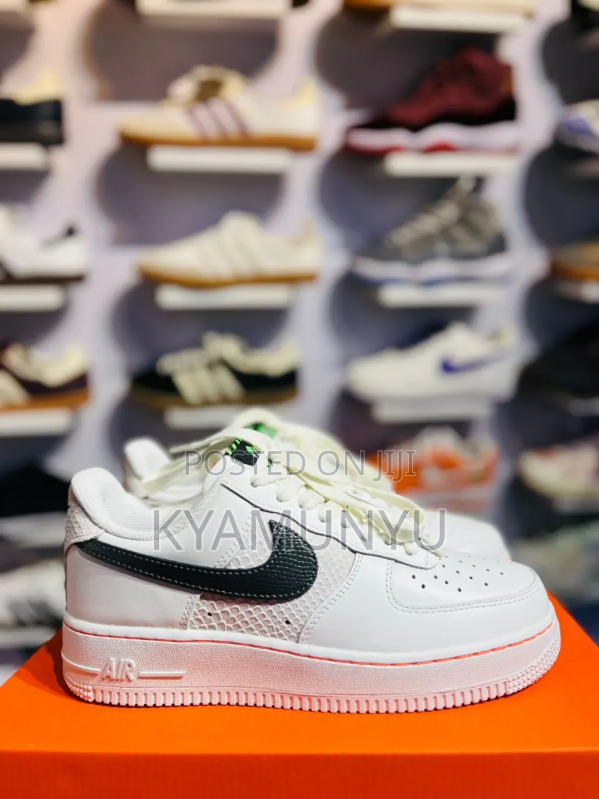 Nike Airforce.