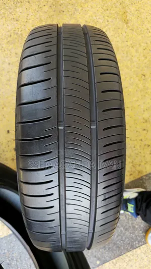 205/60r16 Dunlop a Few Weeks Used