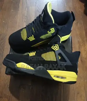 Nike Air Jordan 4 Retro “Yellow Thunder” Sneaker