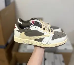 Nike Air Jordan 1 Low Og  X Travis Scott “Reverse Mocha” Sneakers