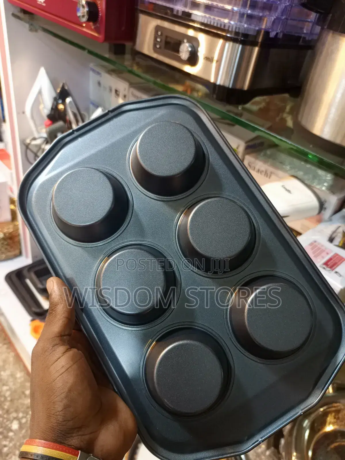 6-Cup Muffin Pan.