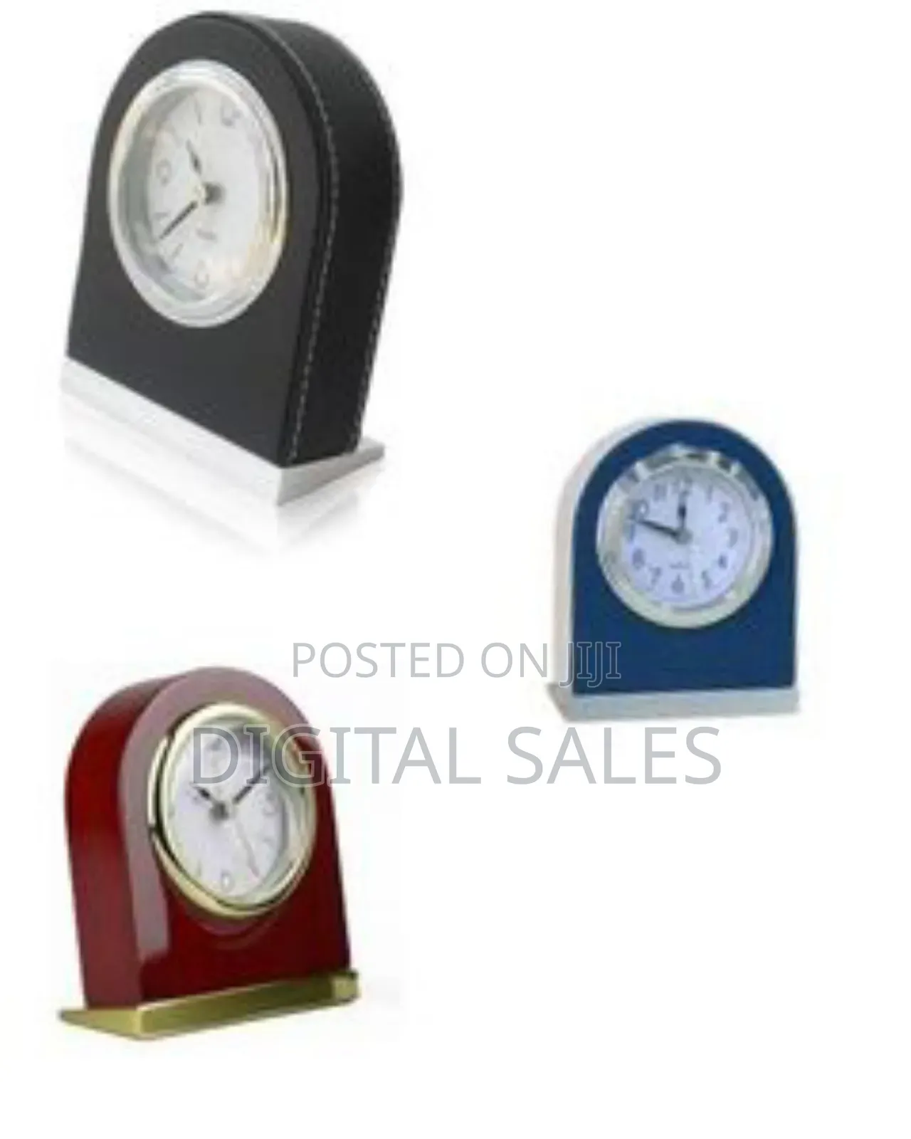 Classic Analog Desk Clock With Faux Leather Finish