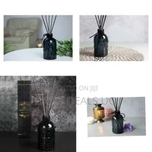 Stylish Dark Glass Reed Diffuser - Multicolor
