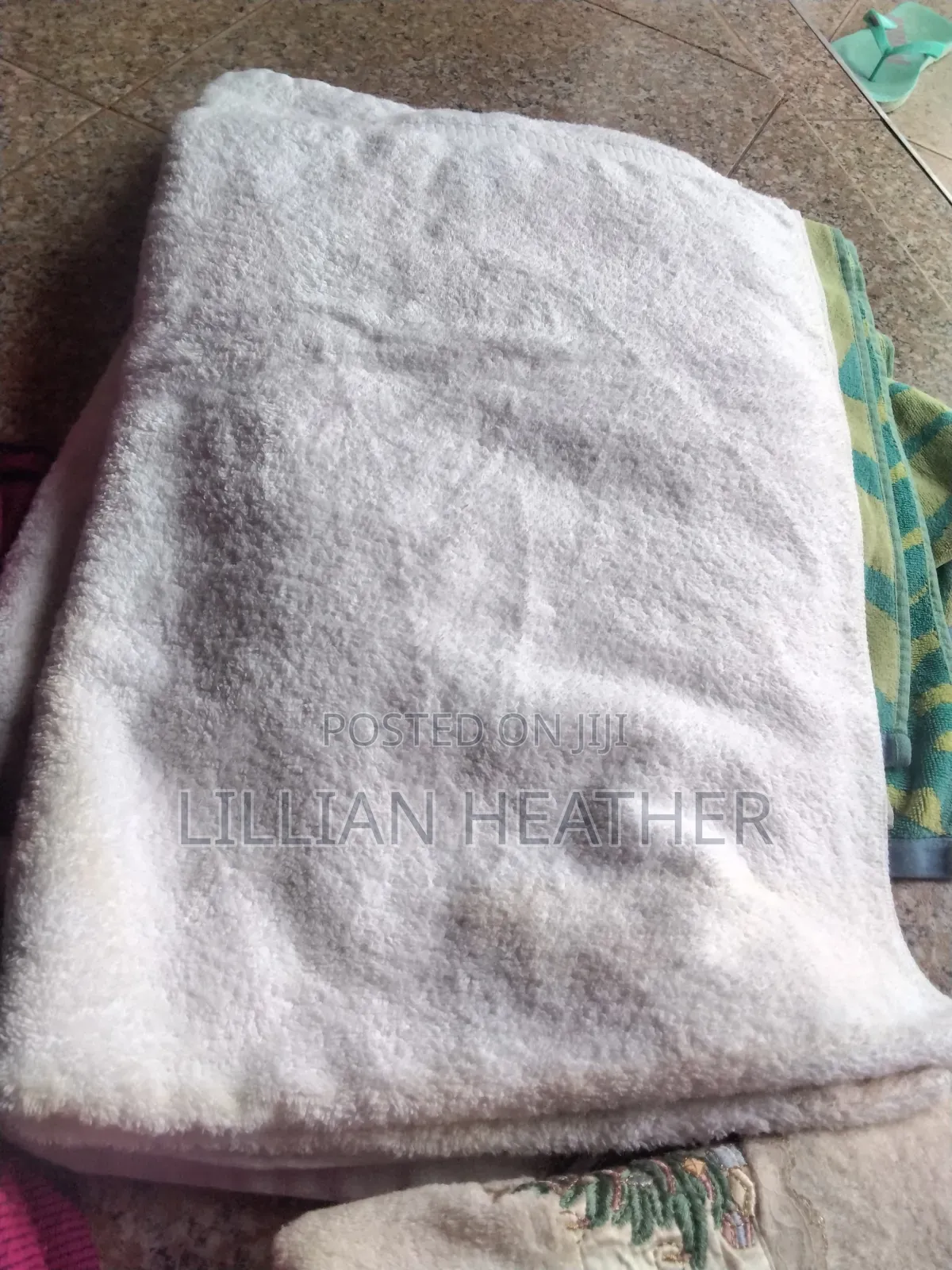Second Hand Quality Curtains and Bedsheets