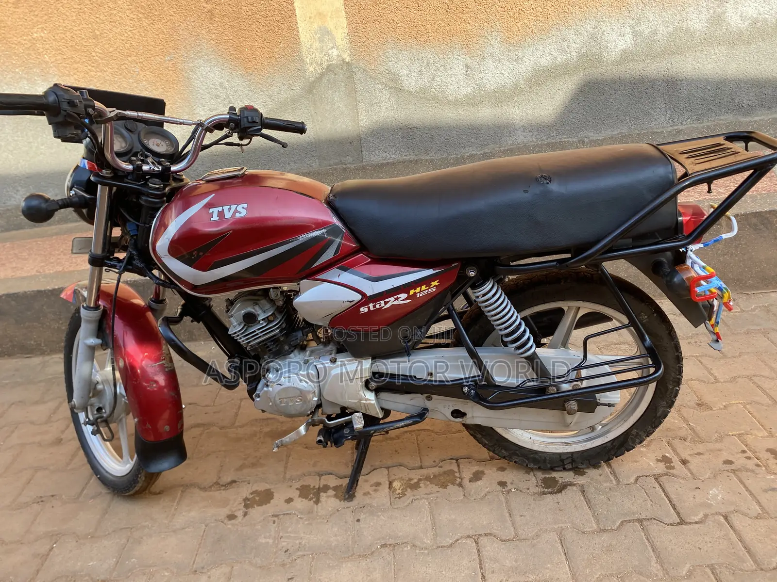 TVS HLX 125 2023 Red
