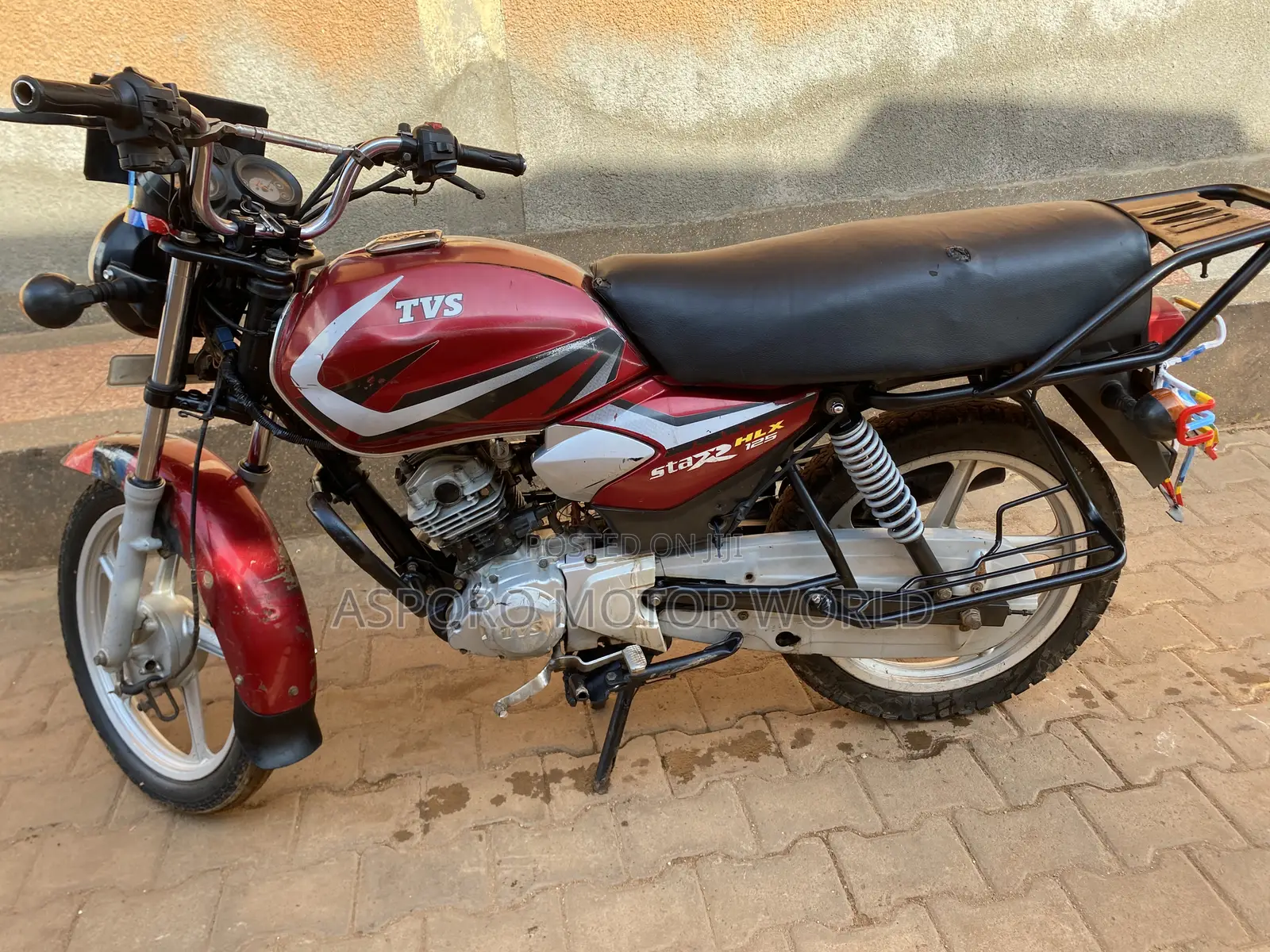 TVS HLX 125 2023 Red