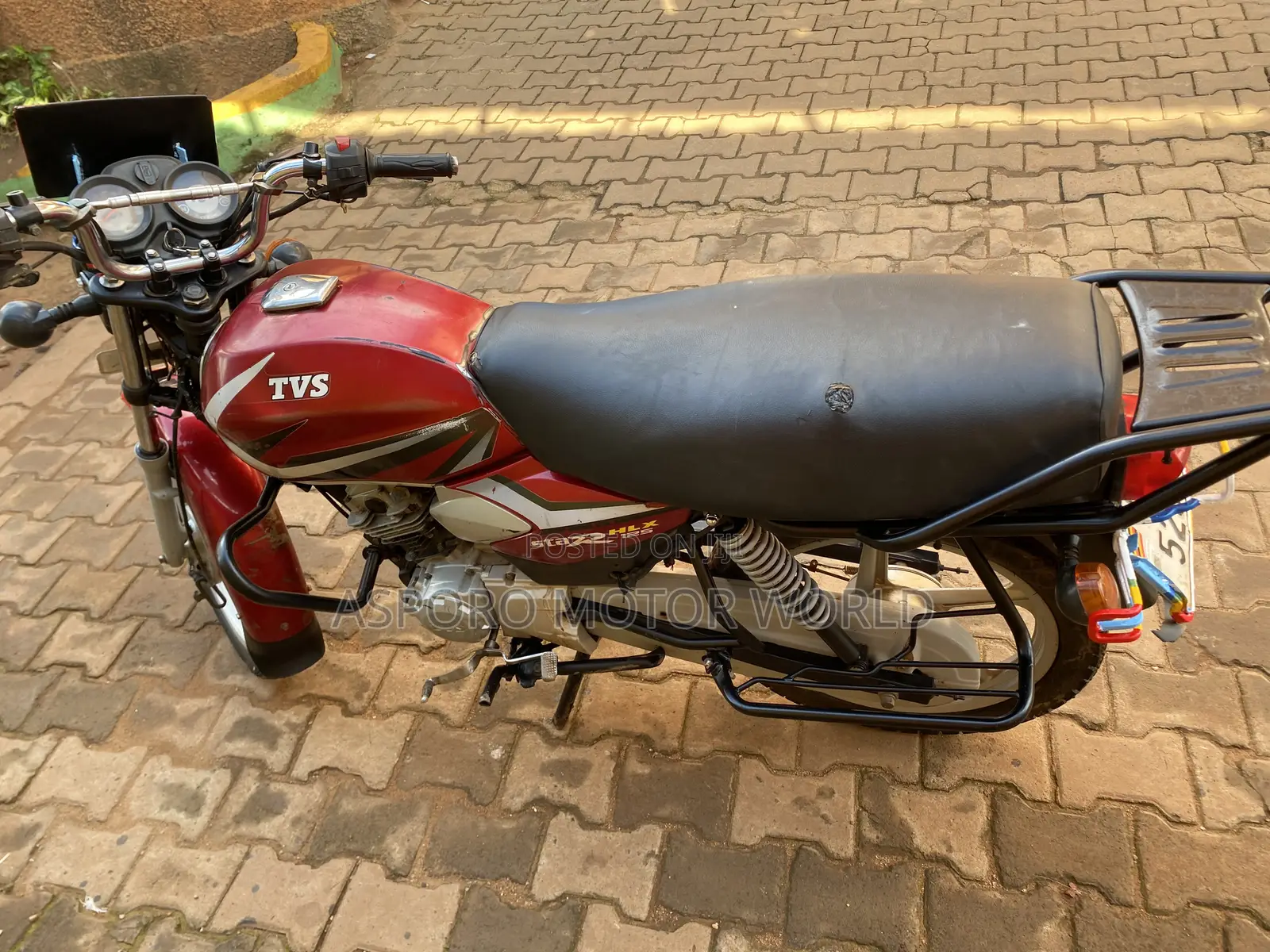 TVS HLX 125 2023 Red