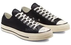 Original Black/White Leather All Star Chuck Taylor 70 Low Top Sneakers