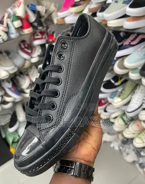 Triple Black Leather All-star Converse Chuck Taylor 70 Low Sneakers