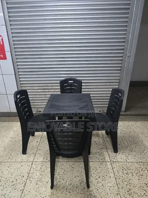 Cafe Bars Garden Home Beaches Plastic Table and 4 Chairs