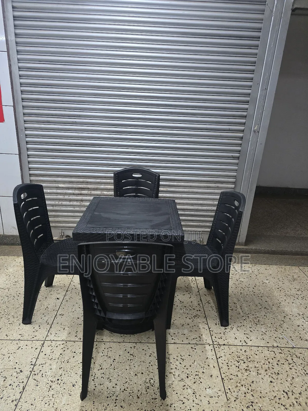 Cafe Bars Garden Home Beaches Plastic Table and 4 Chairs