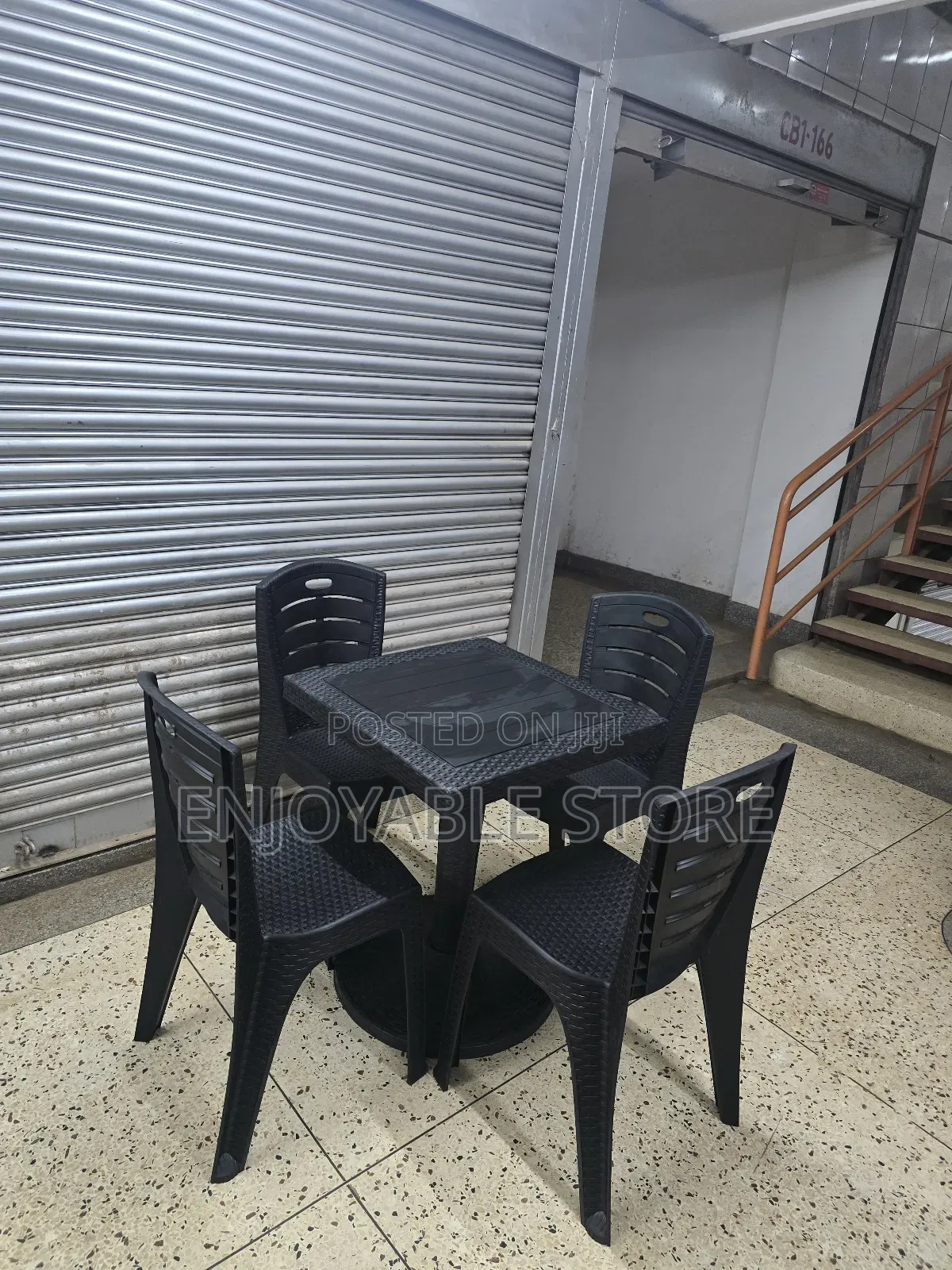 Cafe Bars Garden Home Beaches Plastic Table and 4 Chairs