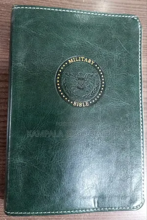 Christian Standard Bible(Csb) With Leather Cover, Medium Size.