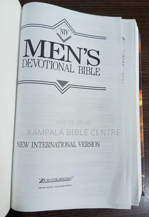 Men's Devotional Bible(Niv), Hardcover.