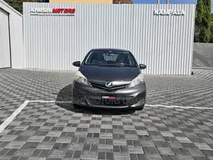Toyota Vitz 1.3 FWD 5dr 2012 Gray